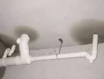 陈巴尔虎卫生间测漏水的几种情景